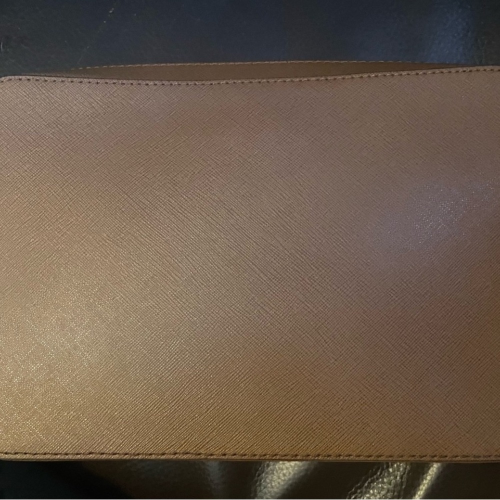 EUC / NWOT Michael Kors Brown Crossbody Bag - Picture 3 of 10